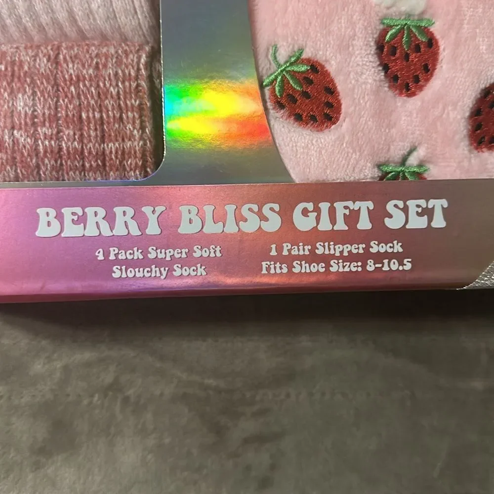Aero Berry Bliss Pink Heather White 4 Pack Soft Slouchy Sock Slipper Gift Set